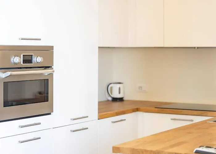 Effe's Apartment- Arya Seaview -parcheggio Gratuito * Alassio